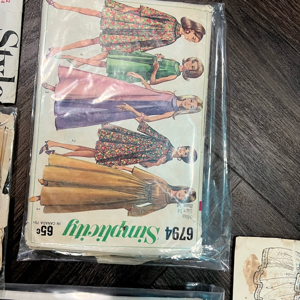 Vintage Sewing Pattern Collection - Picture 6 of 9